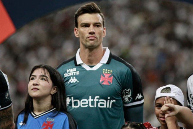 LÉO JARDIM - Não teve culpa nos gols. Foi bem quando foi exigido, mas não teve como evitar a derrota. NOTA: 5,0 - Foto: Matheus Lima/Vasco