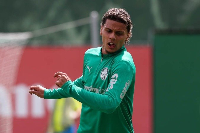 Richard Ríos vive fase de gols decisivos com a camisa do Palmeiras