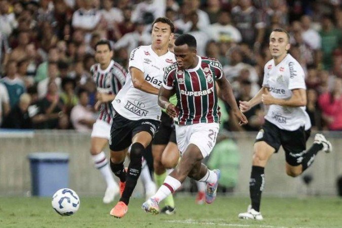 Arias em ação na vitória do Fluminense por 1 a 0 sobre o Santos, no Maracanã -  (crédito: - Foto: Lucas Merçon/Fluminense)