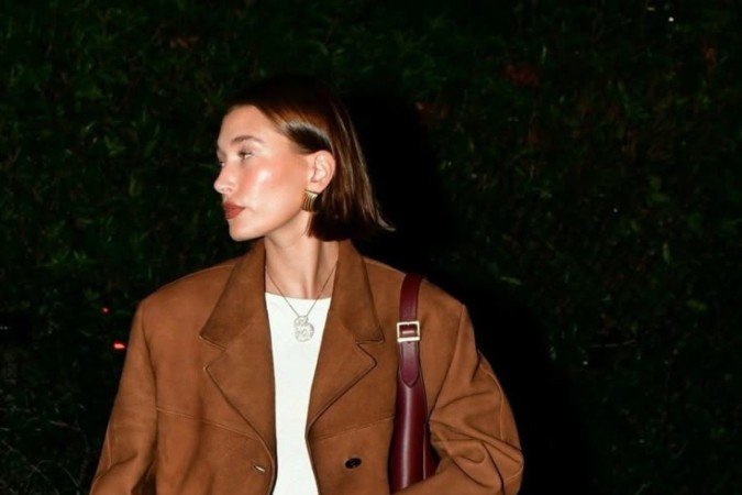 A modelo Hailey Bieber é amante do tecido 