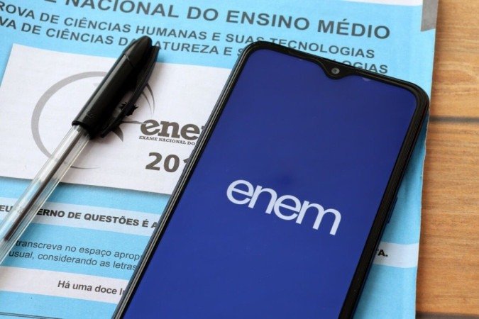 Estudantes podem solicitar a isenção da taxa de inscrição do Enem (Imagem: Brenda Rocha - Blossom | Shutterstock) - (crédito: EdiCase) Estudantes podem solicitar a isenção da taxa de inscrição do Enem (Imagem: Brenda Rocha - Blossom | Shutterstock) - (crédito: EdiCase)