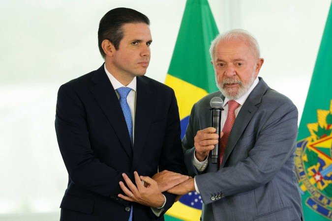 Segundo Gleisi, Lula chegou a dizer que Segundo Gleisi, Lula chegou a dizer que