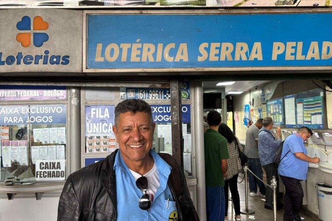 O motorista, Marcelo dos Anjos, há mais de 30 anos faz a sua fézinha - (crédito: Leonardo Rodrigues/CB) O motorista, Marcelo dos Anjos, há mais de 30 anos faz a sua fézinha - (crédito: Leonardo Rodrigues/CB)