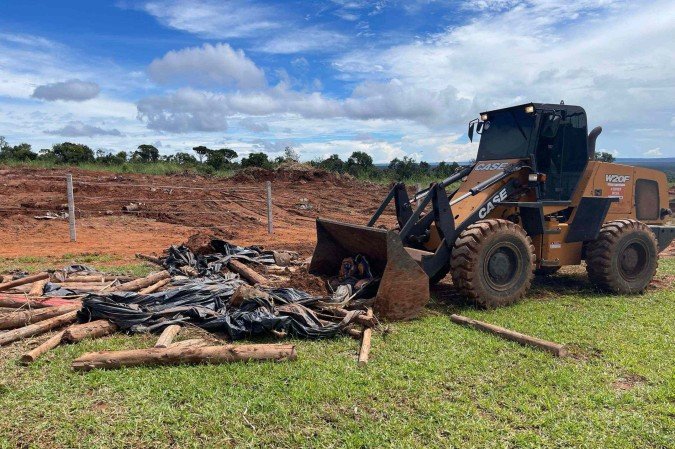 SLU faz limpeza em área do Noroeste após ação de desocupação - (crédito: Foto: Davi Cruz/CB/D.A Press) SLU faz limpeza em área do Noroeste após ação de desocupação - (crédito: Foto: Davi Cruz/CB/D.A Press)