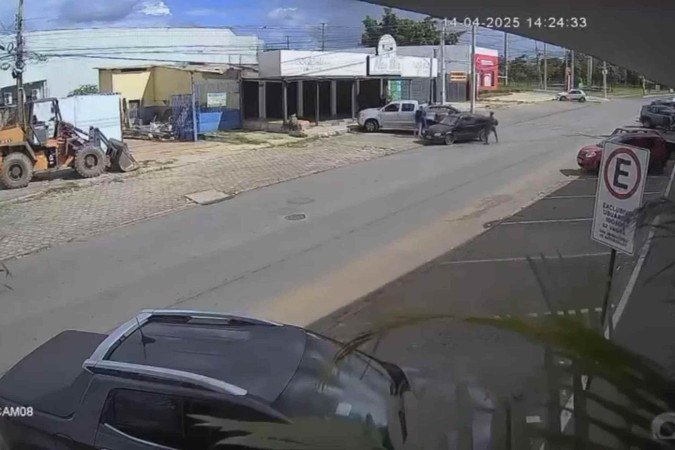 A vítima relata que já tinha percebido que o carro dos assaltantes estava o seguindo anteriormente. - (crédito: Material cedido ao Correio) A vítima relata que já tinha percebido que o carro dos assaltantes estava o seguindo anteriormente. - (crédito: Material cedido ao Correio)