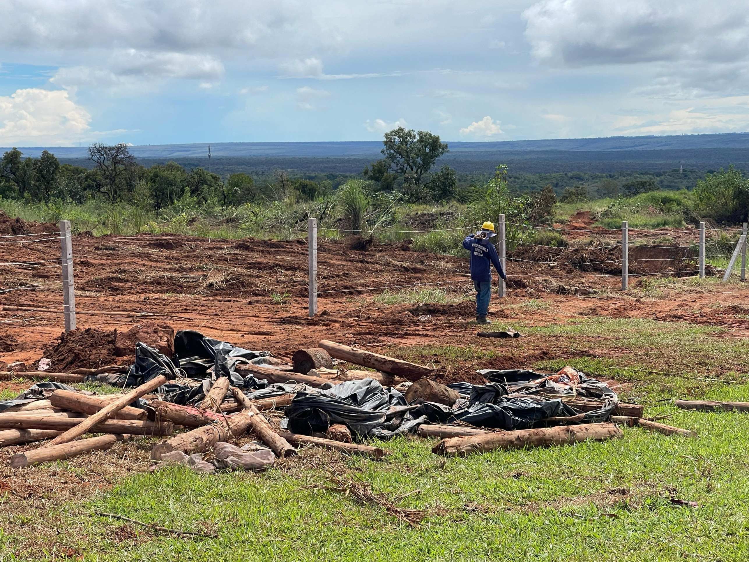 SLU faz limpeza em área do Noroeste após ação de desocupação
