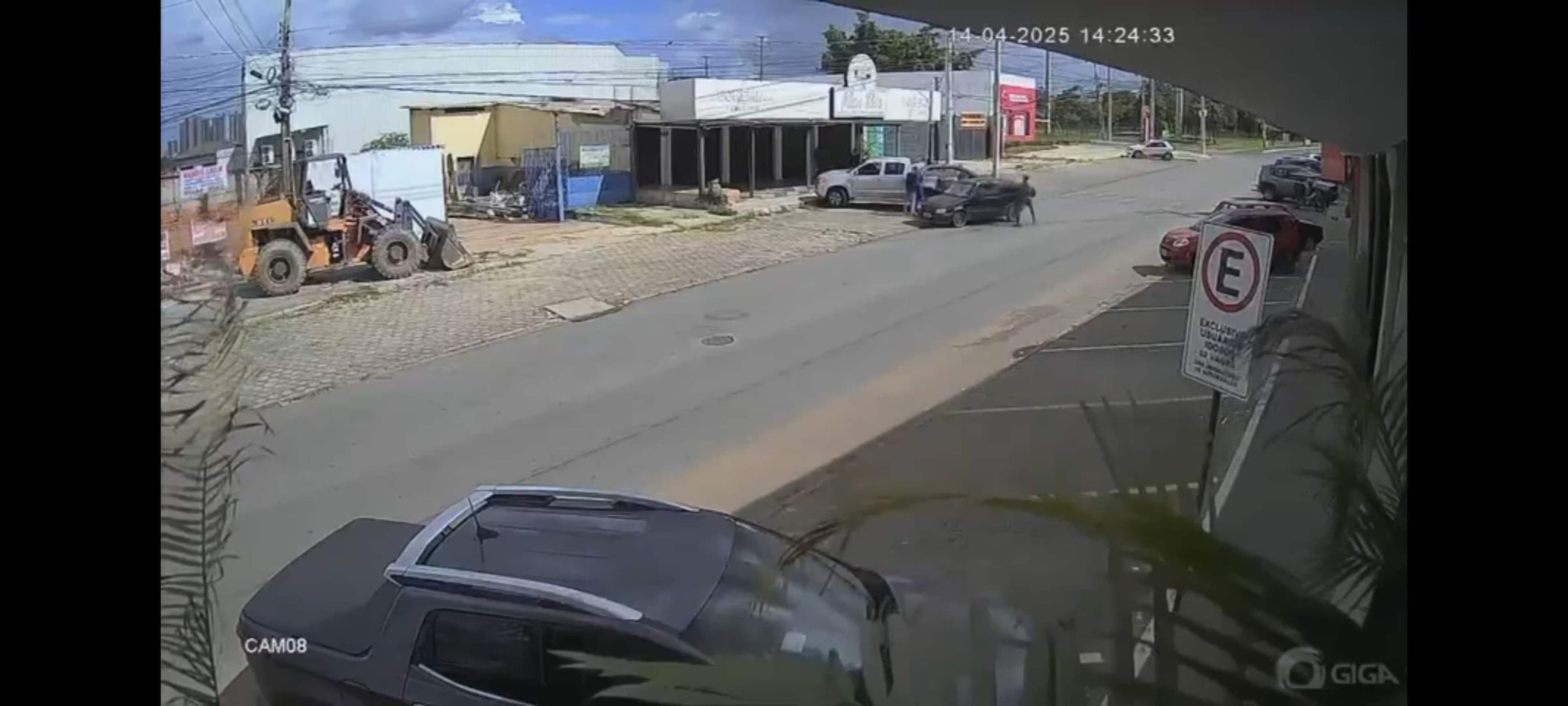 Policial civil é assaltado à mão armada na entrada do Taguaparque