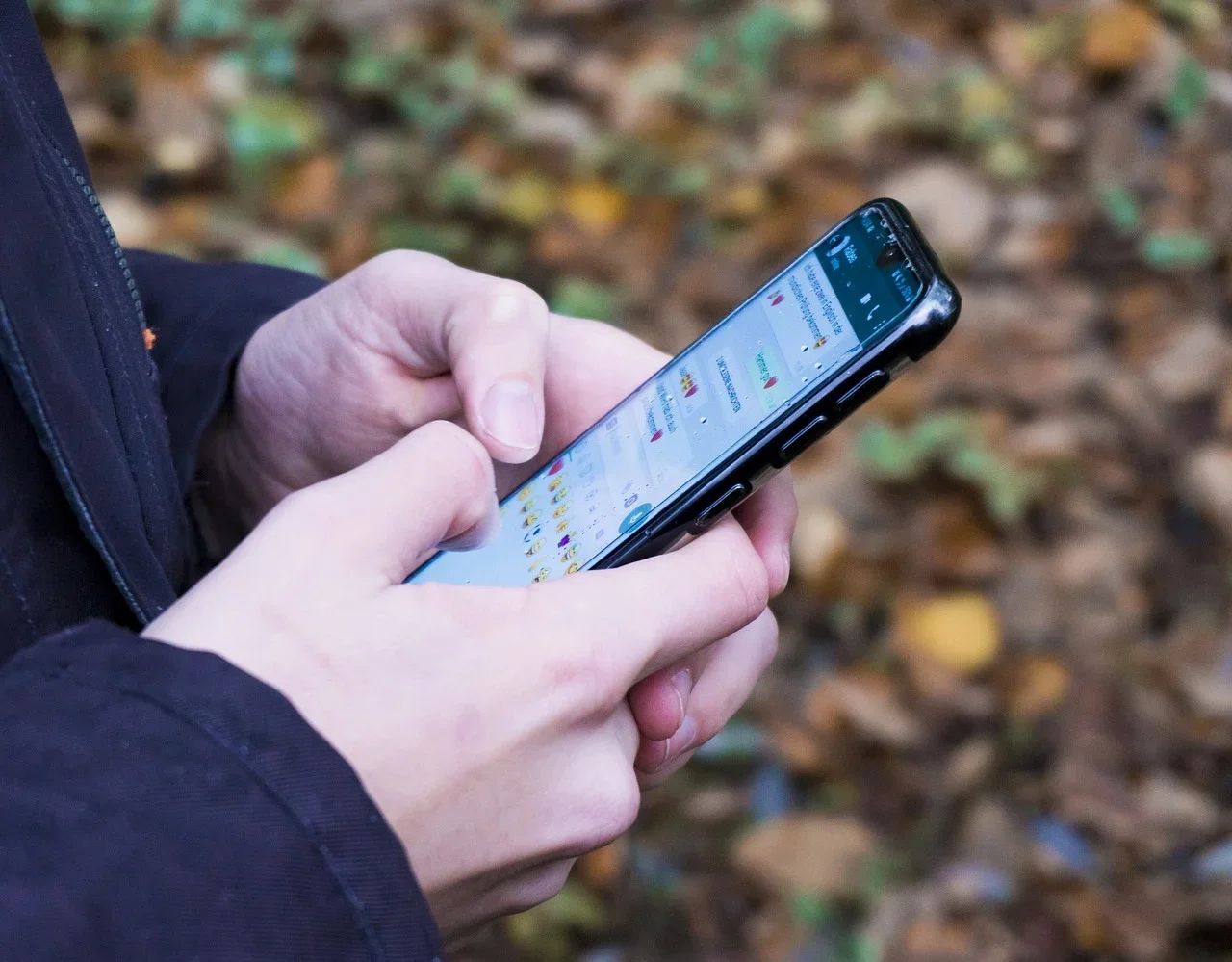 No perfil 'dix', o usuário costuma publicar imagens ou textos mais íntimos do que publicaria em uma conta normal - 