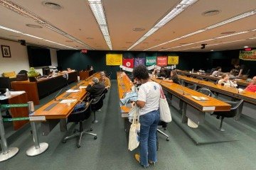 Deputado Glauber Braga faz greve de fome na Câmara