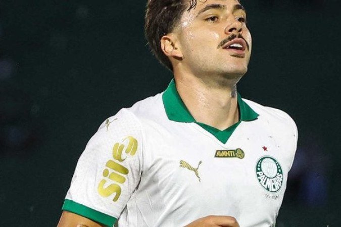 MAURÃCIO - Entrou no lugar de EstÃªvÃ£o, assumindo o posto de criaÃ§Ã£o no meio de campo. Foi o primeiro jogo dele desde o retorno de cirurgia no ombro. Entrou aos 36 e pegou pouco na bola, mas ainda teve uma finalizaÃ§Ã£o. - Nota: 6.0 - Foto: Cesar Greco/Palmeiras