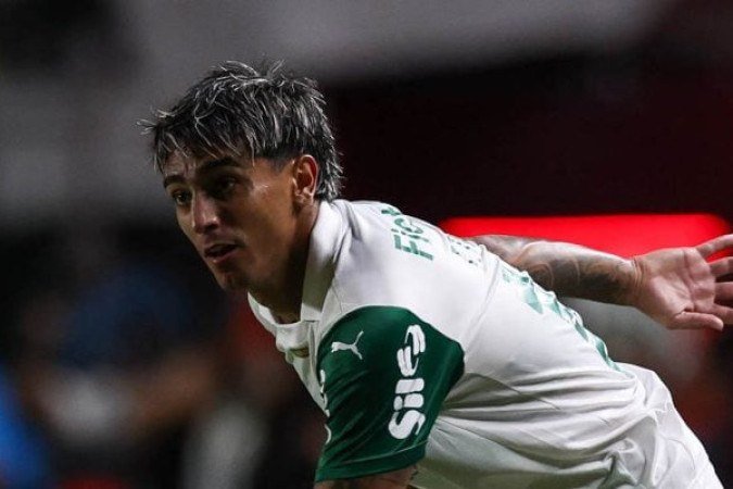 FACUNDO TORRES - Fez um primeiro tempo muito ruim, mas esteve bem posicionado no segundo tempo para fazer o gol da vitÃ³ria. O tento, aliÃ¡s, fez o uruguaio melhorar em campo, crescendo de produÃ§Ã£o e ajudando Piquerez na defesa. - Nota: 7.0 - Foto: Cesar Greco/Palmeiras