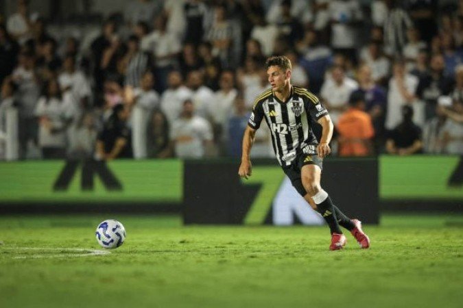 NATANAEL - Resolveu a falta de segurança da defesa pelo lado direito. Além disso, também foi mais participativo do que Saravia. NOTA: 6,0 - Foto: Pedro Souza / Atlético