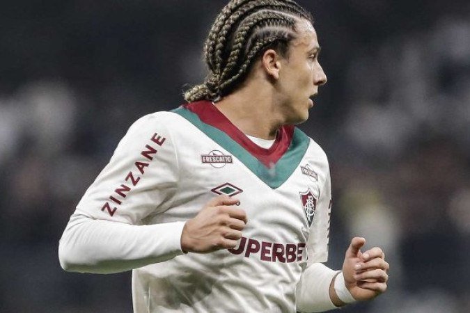 CANOBBIO - Se doa demais na tentativa de recuperação da bola, mas, ofensivamente, ainda deixa a desejar. NOTA 6,0. Foto: LUCAS MERÇON / FLUMINENSE F.C.