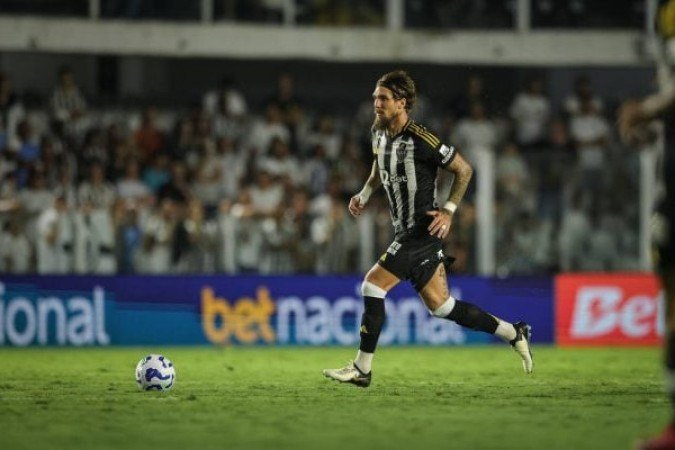 LYANCO - Teve uma atuação segura e liderou a defesa. Porém, não conseguiu evitar a derrota. NOTA: 6,5 - Foto: Pedro Souza / Atlético