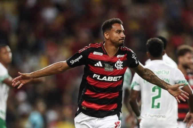 DANILO – Fechou bem a defesa e, como o Juventude teve pouco volume, apareceu na frente em lances de bola parada. Assim, fez o terceiro gol do Flamengo — o seu primeiro com a camisa rubro-negra. NOTA: 7,0. Foto: Gilvan de Souza/Flamengo