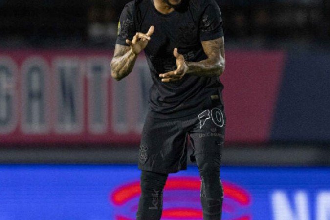 JOSÃ? MARTÃNEZ - Fez um pÃªnalti desnecessÃ¡rio em Kevin Serna. O jogador do Fluminense jÃ¡ estava se projetando para fora da Ã¡rea, quando recebeu o toque no tornozelo. Comprometeu. NOTA: 3,0 - Foto: Rodrigo Coca/AgÃªncia Corinthians 