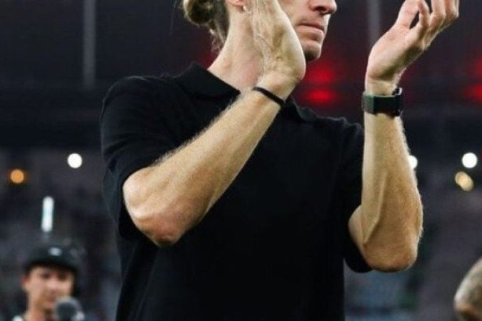 TÉCNICO: FILIPE LUÍS – Montou um time muito focado no ataque e com alta intensidade desde o início. Em 20 minutos, a equipe já vencia por 3 a 0. Na etapa final, tirou um volante (Pulgar) e colocou mais um atacante, mantendo o Flamengo no campo ofensivo. Nota: 8,0 Foto: Marcelo Cortes/Flamengo