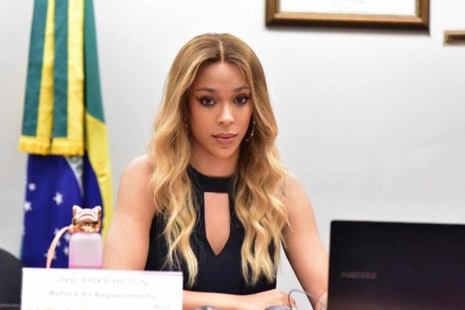 Governo Trump registra Erika Hilton com gênero masculino em visto diplomático