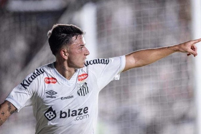 BARREAL: Correu o campo inteiro e foi opção em todas as jogadas de ataque do Santos. Foi compensado com o segundo gol do Peixe. Muito enérgico e participativo. Cansou na etapa final e foi substituído por Diego Pituca - NOTA: 7,5 - Foto: Divulgação / SFC