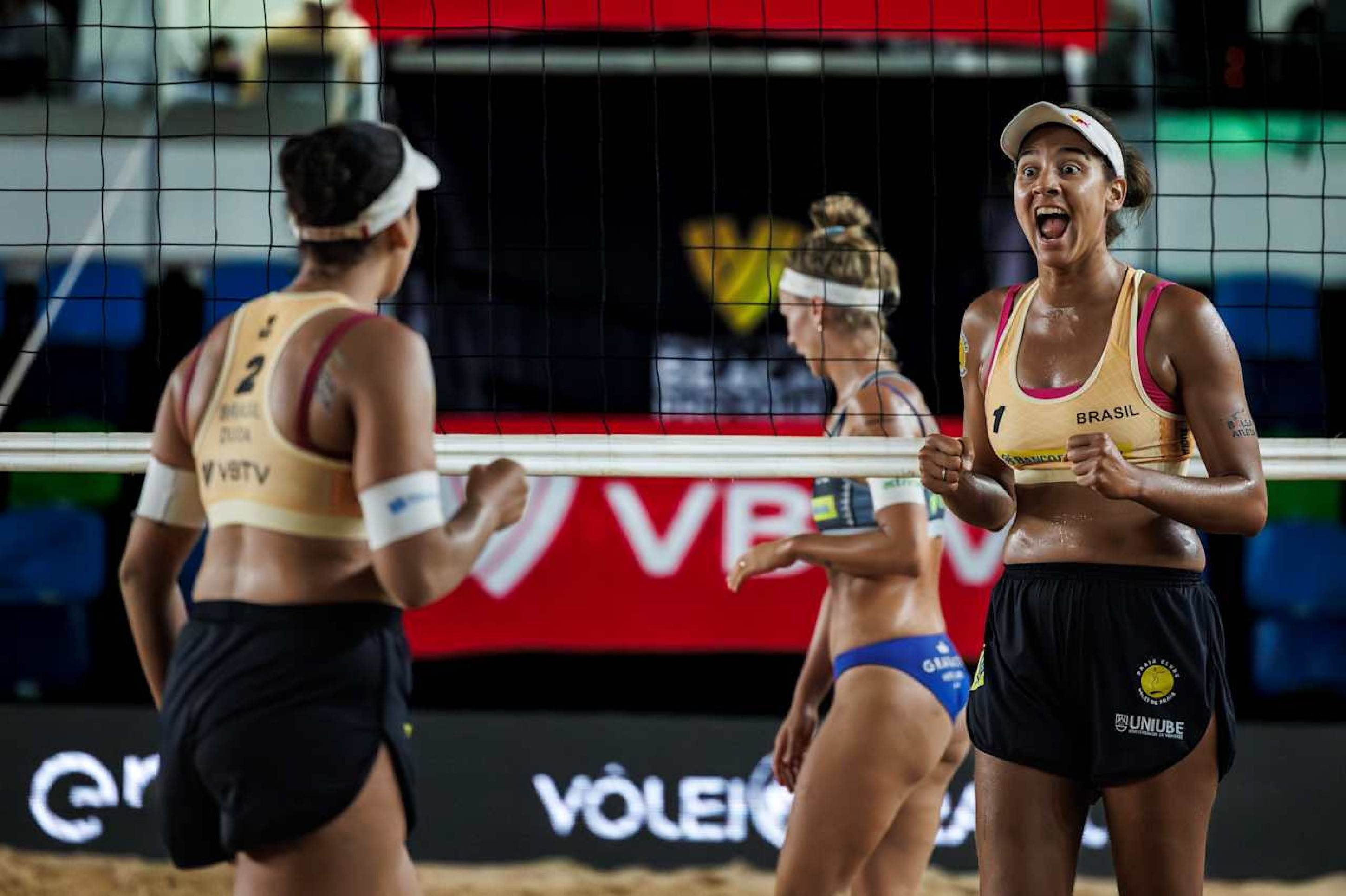 Ana Patrícia e Duda vencem na estreia da etapa de Brasília do circuito mundial