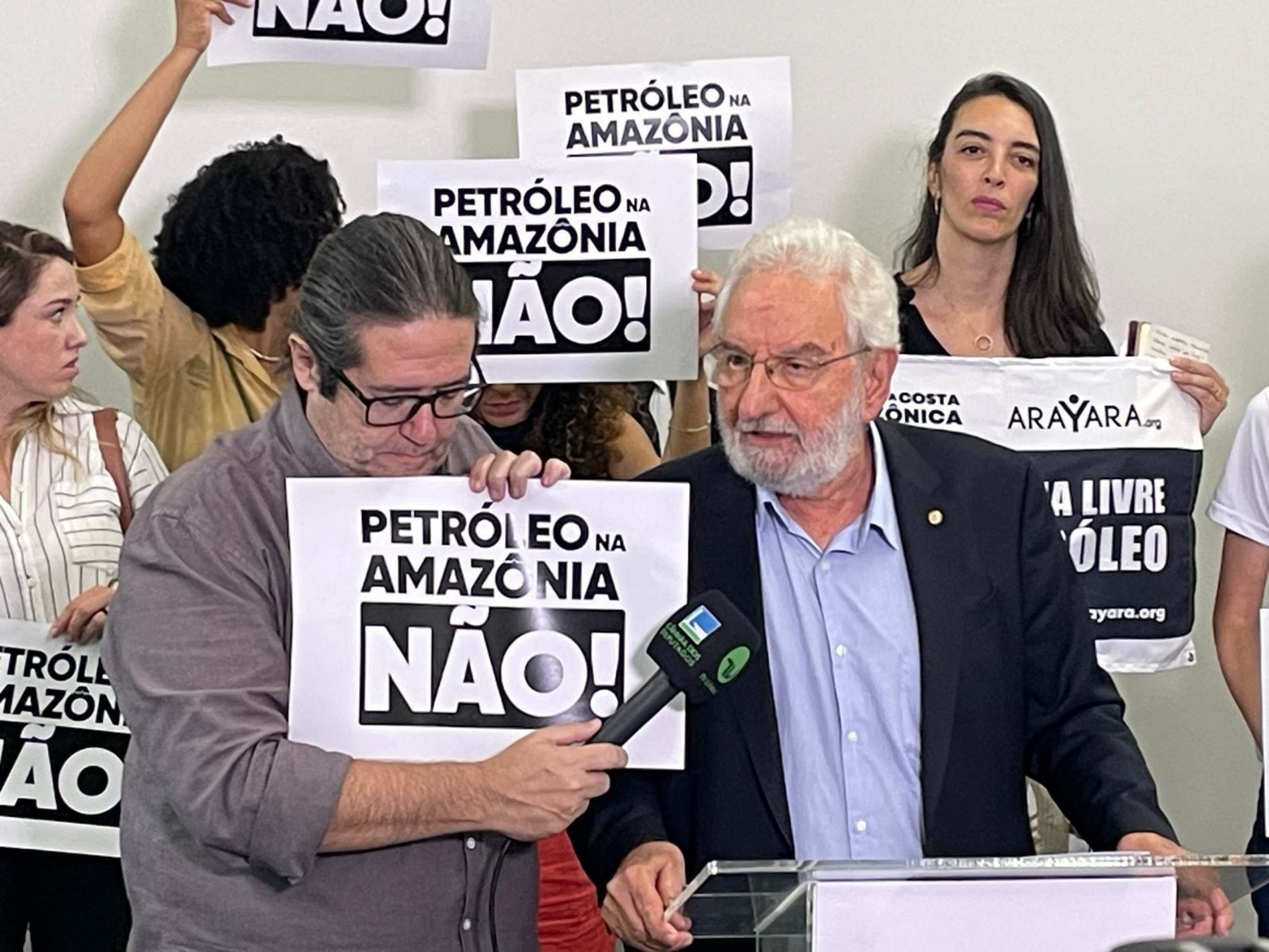 Para Ivan Valente (à dir.), o projeto reforça o seu compromisso com a preservação dos biomas brasileiros