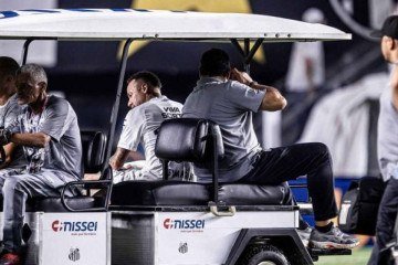 Neymar deixou a partida contra o Atlético Mineiro ainda na primeira etapa -  (crédito: Foto: Raul Baretta/Santos FC)