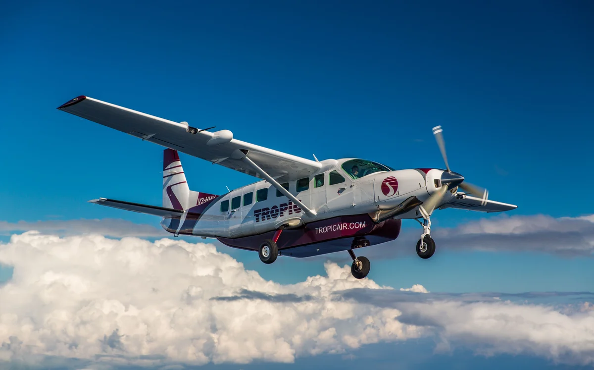 O avião deu diversas voltas sobre o país até pousar quase sem combustível em Belize City, segundo imagens do site de monitoramento aéreo FlightRadar24 -  (crédito: Tropic Air/Reprodução)