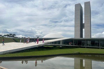 Visitantes aproveitam feriado para visitar o Palácio do Congresso Nacional. -  (crédito: Ana Carolina Alves)