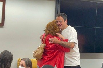Deputado Glauber Braga e aliada