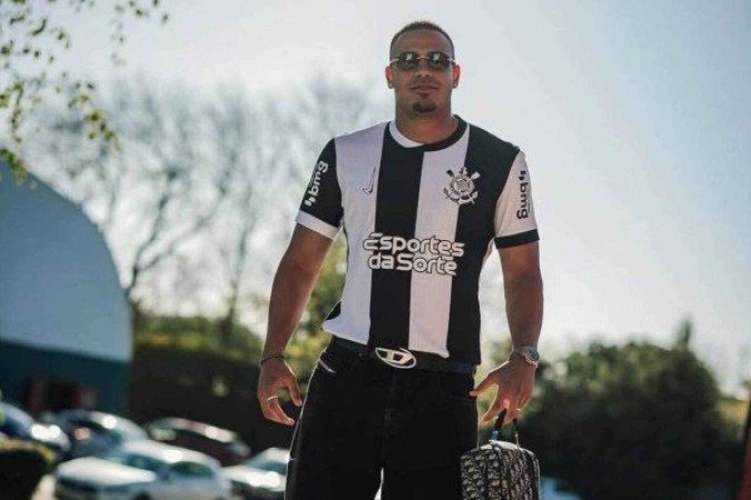 Murillo foi ao treino do Nottingham Forest, desta quinta-feira (17), com a camisa do Corinthians - (crédito: Foto: Reprodução / Instagram) Murillo foi ao treino do Nottingham Forest, desta quinta-feira (17), com a camisa do Corinthians - (crédito: Foto: Reprodução / Instagram)
