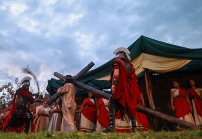  18/04/2025 Luis Nova /CB/DA Press. CB - Via Sacra no Morro da Capelinha em Planaltina-DF -  (crédito:  Luis Nova /CB/DA Press) - 18/04/2025 Luis Nova /CB/DA Press. CB - Via Sacra no Morro da Capelinha em Planaltina-DF -  (crédito:  Luis Nova /CB/DA Press)