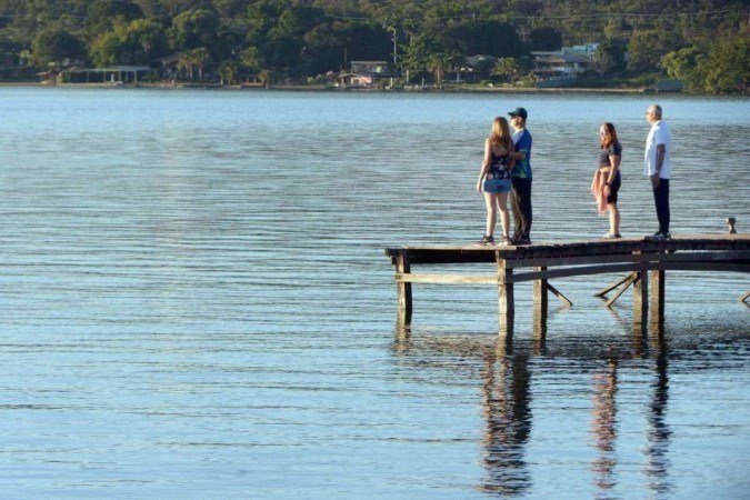 Três pessoas se afogam no Lago Paranoá nesta sexta-feira. - (crédito: Ed Alves/CB/DA.Press) Três pessoas se afogam no Lago Paranoá nesta sexta-feira. - (crédito: Ed Alves/CB/DA.Press)