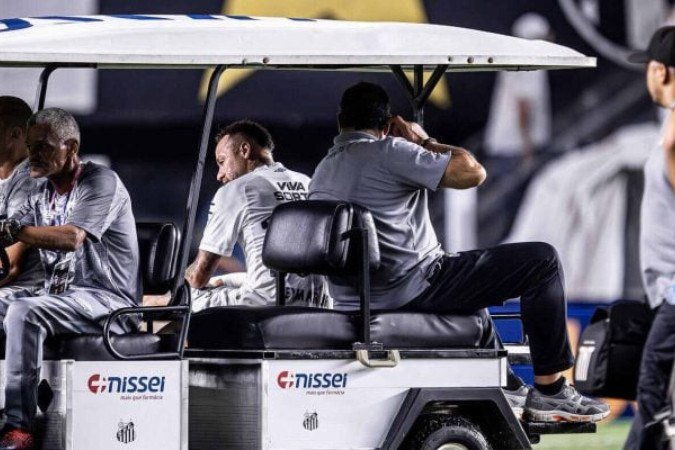 Neymar foi substituído ainda no primeiro tempo do duelo entre Santos e Atlético-MG - (crédito: Foto: Raul Baretta/ Santos FC.) Neymar foi substituído ainda no primeiro tempo do duelo entre Santos e Atlético-MG - (crédito: Foto: Raul Baretta/ Santos FC.)