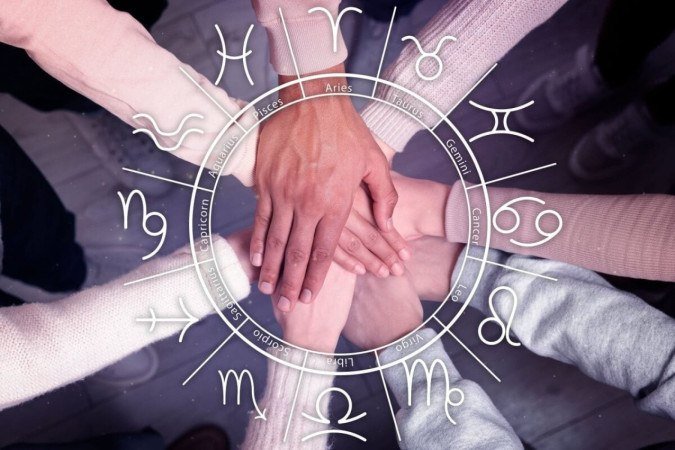 Entre conversas, cuidados e aventuras, os signos se expressam de jeitos distintos nas amizades (Imagem: New Africa | Shutterstock) -  (crédito: EdiCase)