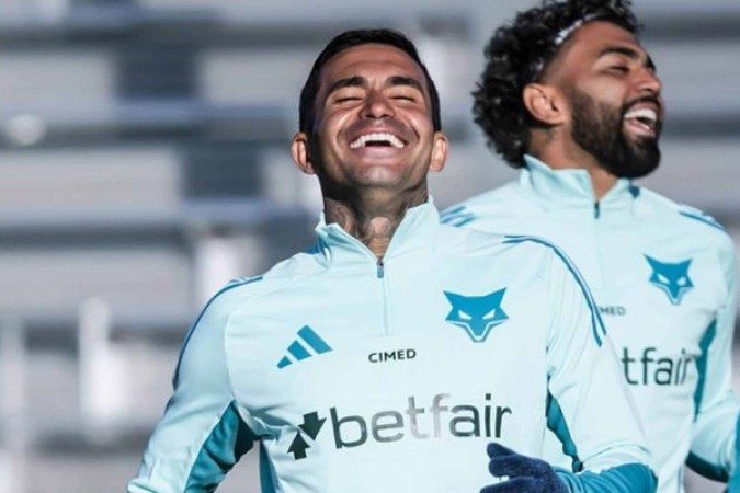 Técnico explica motivos de deixar craques no banco de reservas - (crédito: Foto: Gustavo Aleixo / Cruzeiro) Técnico explica motivos de deixar craques no banco de reservas - (crédito: Foto: Gustavo Aleixo / Cruzeiro)