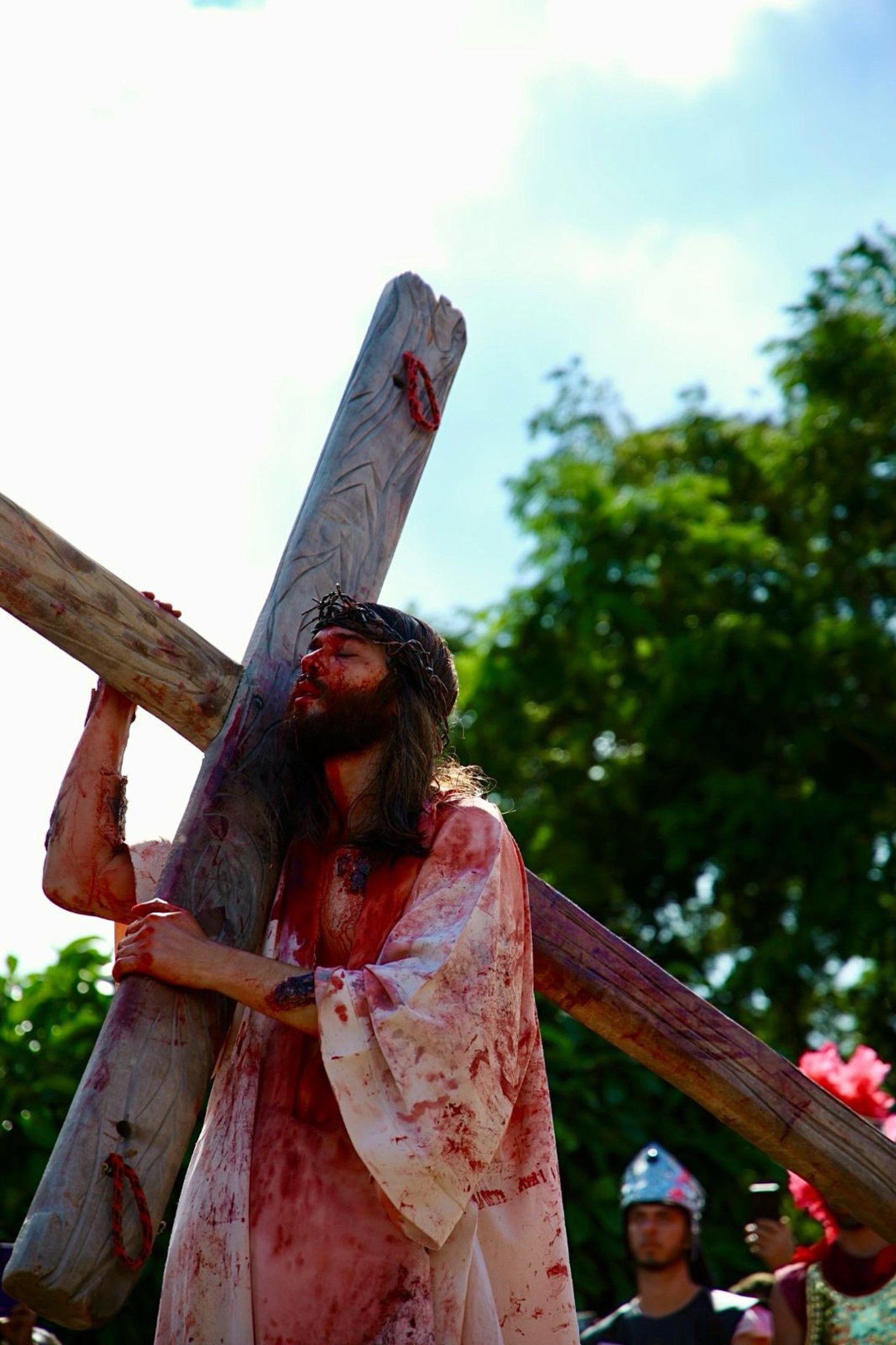 Via Sacra emociona multidão em Pirenópolis na Sexta-Feira Santa