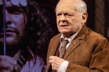 Othon Bastos - 91 anos - É um ator recordista em participações na TV, já tendo participado de mais de 80 produções entre novelas, séries e minisséries. Atualmente, o artista segue na ativa com a apresentação do monólogo 'Não Me Entrego, Não'. -  (crédito: Reprodução Instagram)