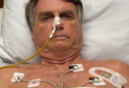 Bolsonaro teve alteração na pressão e continua sem movimentos intestinais efetivos -  (crédito: Reprodução/Redes sociais)