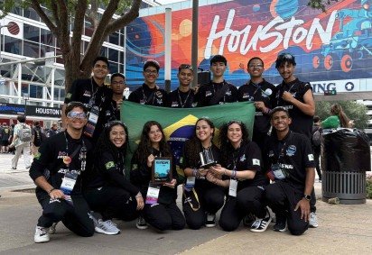 O retorno dos alunos ao Brasil está previsto para este domingo (20/4), com chegada em Brasília na segunda-feira (21), às 11h30 -  (crédito: Divulgação)