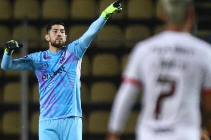 ROSSI – Uma boa defesa em chute de Nuno no primeiro tempo, bom trabalho saindo com os pés e seguro com as mãos. NOTA 6,5. Foto: Gilvan de Souza/Flamengo