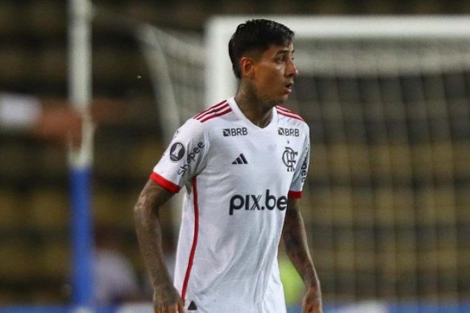  PULGAR – Eficaz na marcação, não deixando Coutinho se criar pelo seu setor e muito ágil para fazer qualquer cobertura nos contra-ataques do Flamengo. NOTA 6,5. Foto: Gilvan de Souza/Flamengo