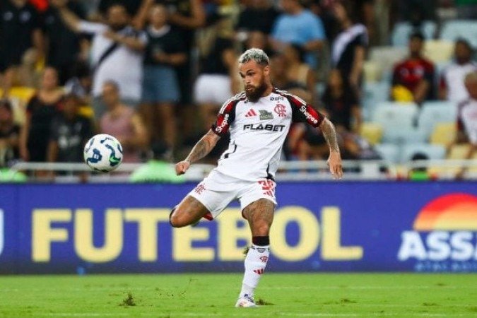MICHAEL – Recebeu muitas bolas, tentou o drible sempre, mas estava ineficiente. E ainda perdeu uma grande chance no primeiro tempo. NOTA 5,0. Foto: Gilvan de Souza/Flamengo