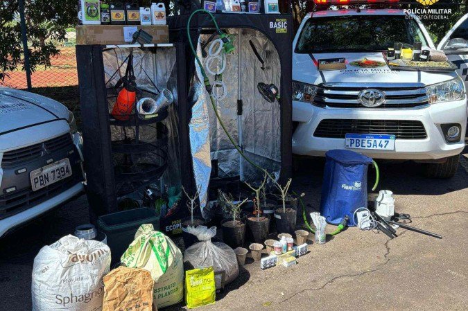 Polícia Militar encontra laboratório de cultivo de maconha durante ocorrência de violência doméstica. - (crédito: PMDF) Polícia Militar encontra laboratório de cultivo de maconha durante ocorrência de violência doméstica. - (crédito: PMDF)