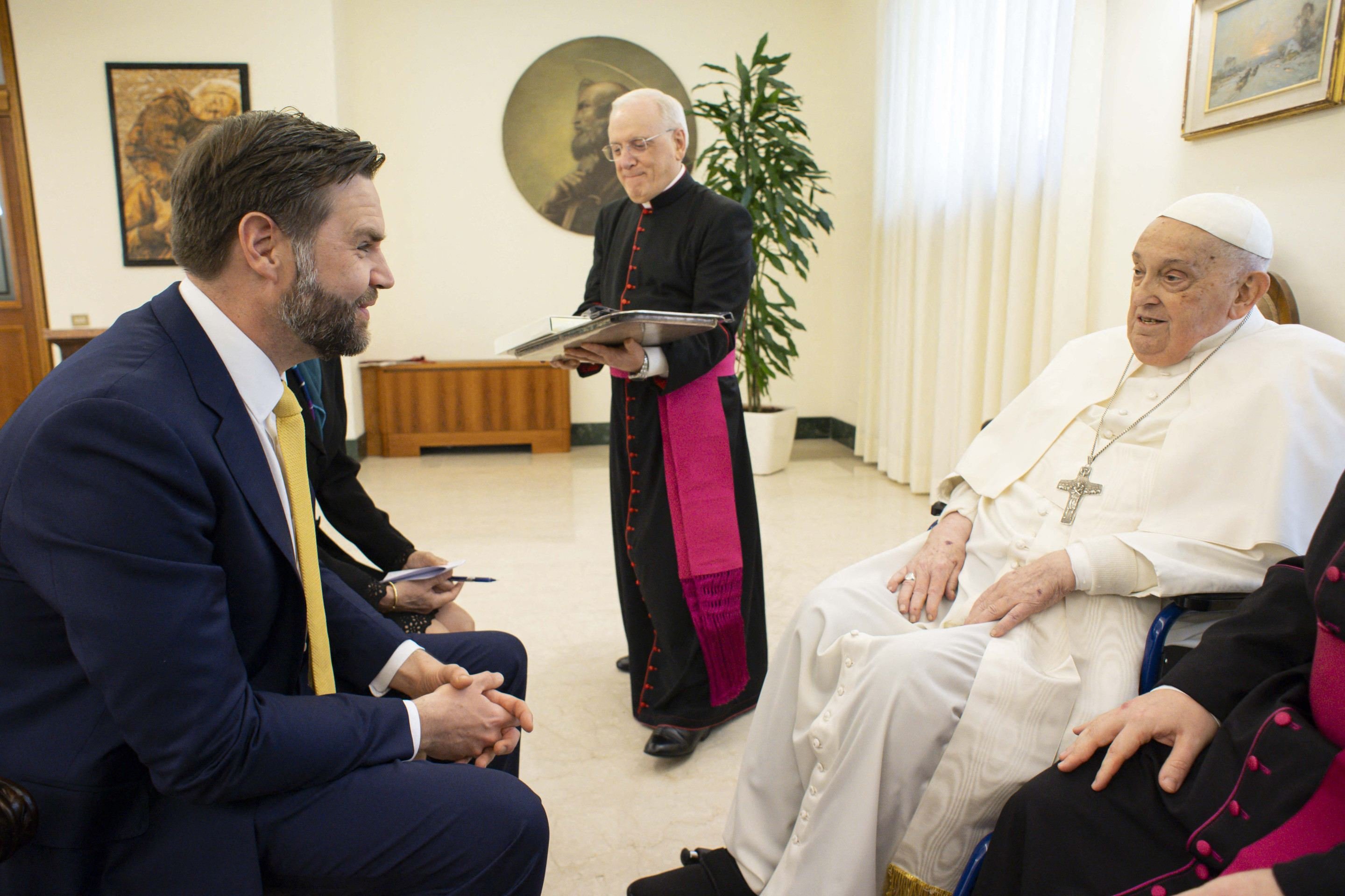 Papa se reune com o vice-presidente dos Estados Unidos JD Vance       