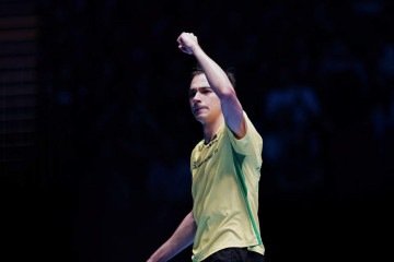 Hugo Calderano comemora título inédito para o tênis de mesa do Brasil após triunfo sobre o número 1 do mundo na final, em Macau -  (crédito: Divulgação/ITTF)