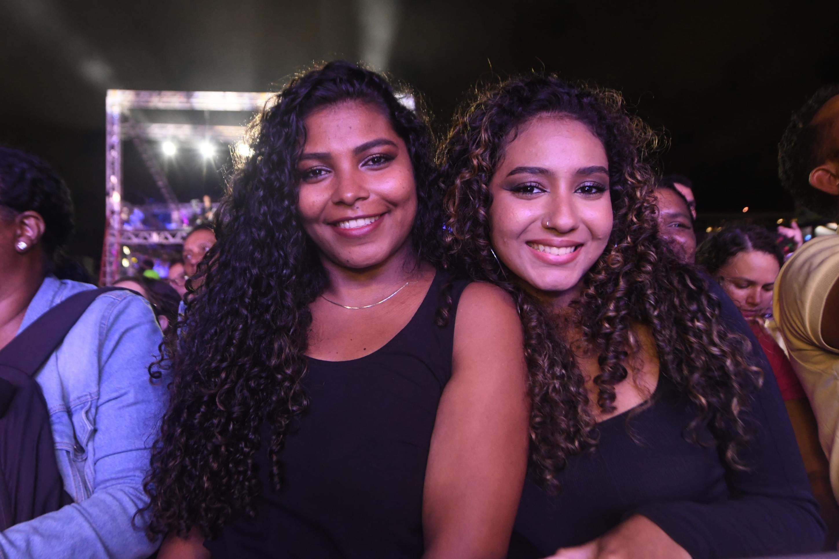  Comemora&ccedil;&atilde;o do Anivers&aacute;rio de Brasilia.  Na Foto Nuclecia Moreira e Talita dos Santos   