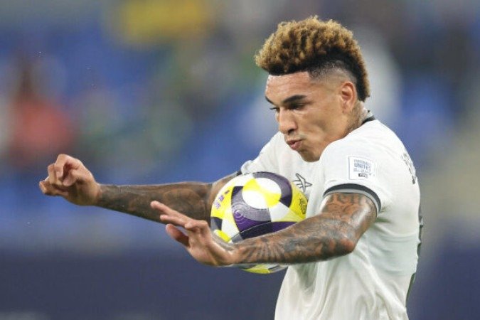 JESUS - Saiu da Ã¡rea, atraiu marcaÃ§Ã£o, prendeu os zagueiros, arrumou bons passes, chutou para o gol... Enfim, mais uma vez, em muitas situaÃ§Ãµes, teve que se virar sozinho - NOTA: 6,0 - Foto: Vitor Silva/Botafogo 