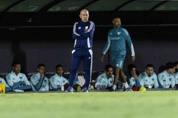 Leonardo Jardim teve sensações positivas em Bragança - (crédito: Foto: Caique Coufal/Cruzeiro) Leonardo Jardim teve sensações positivas em Bragança - (crédito: Foto: Caique Coufal/Cruzeiro)