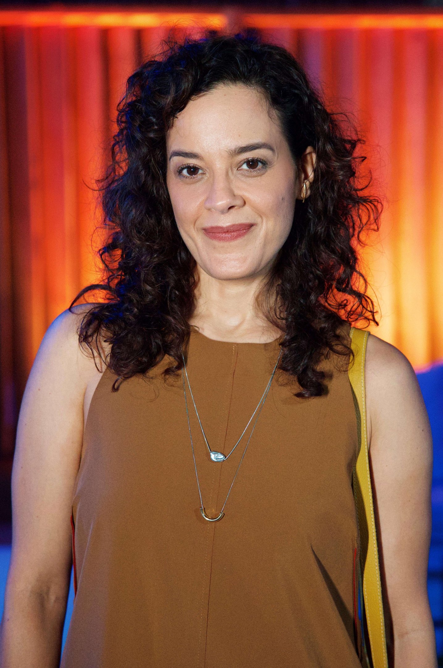 Maeve Jinkings &eacute; Cecilia em Vale tudo     