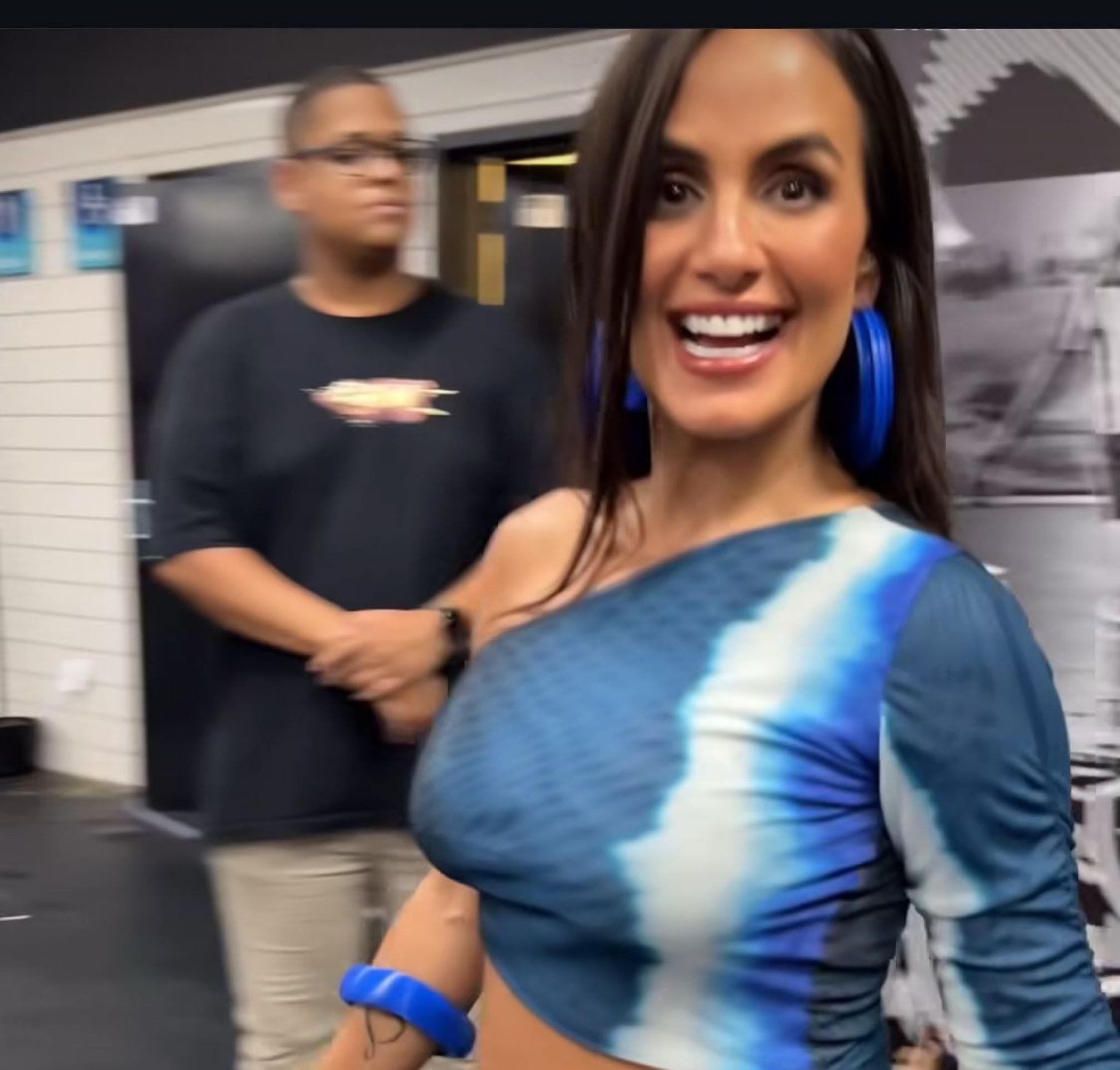 Grávida, Karol Peixinho curte Tardezinha de Thiaguinho no Rio de Janeiro Grávida, Karol Peixinho curte Tardezinha de Thiaguinho no Rio de Janeiro